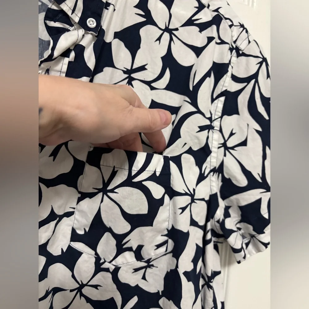*J. Crew Navy and White Hawaiian Floral Men's Slim Short Sleeve XL Shirt #IR